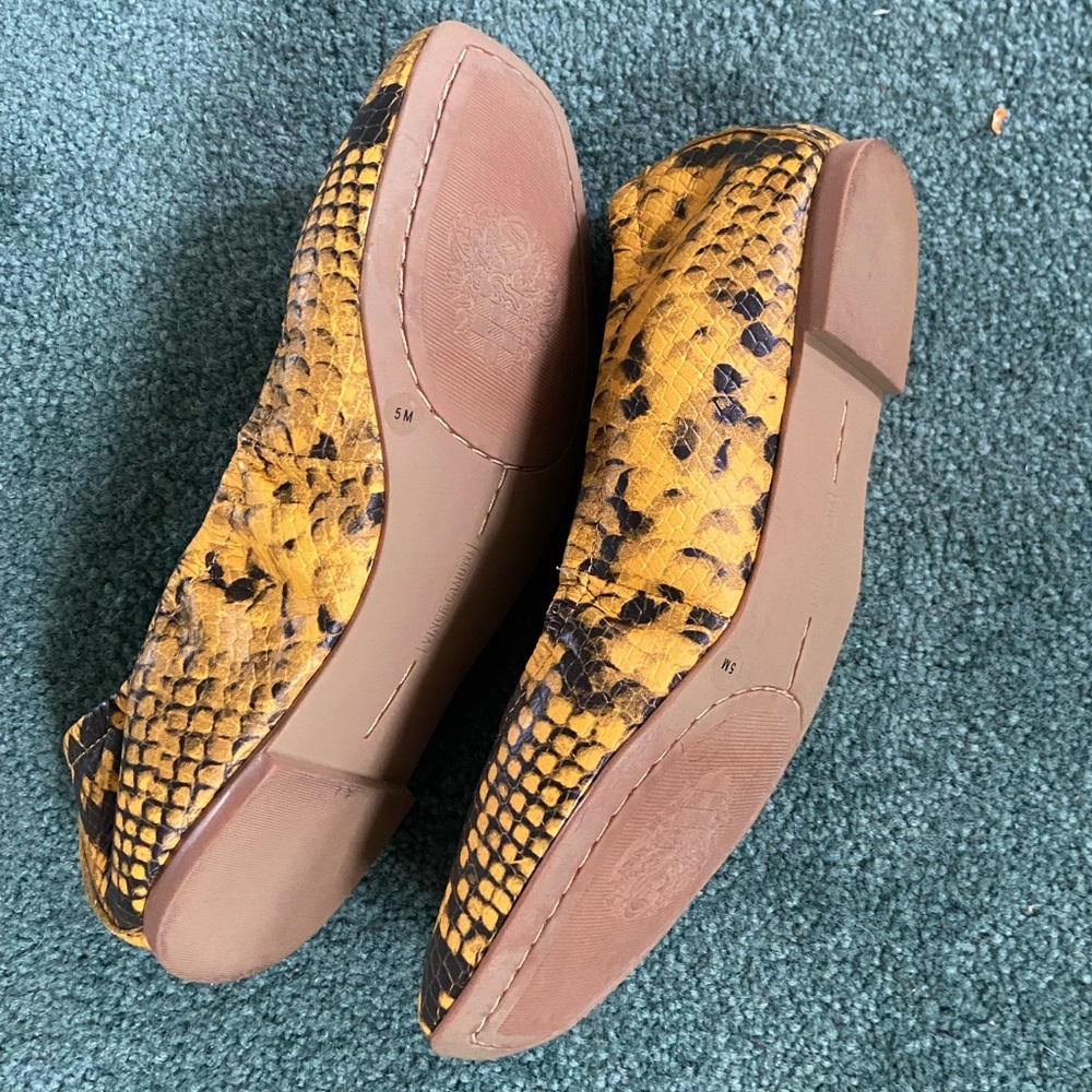 Vince Camuto flats - Picture 4 of 4